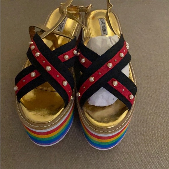 Rainbow platform sandal.  Size 9 - Picture 2 of 2